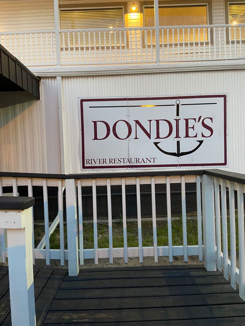 Discover 8 Arkansas Restaurants Famous For Frying Fish The Way The South Intended - Decor Hint Dondie’s White River Princess