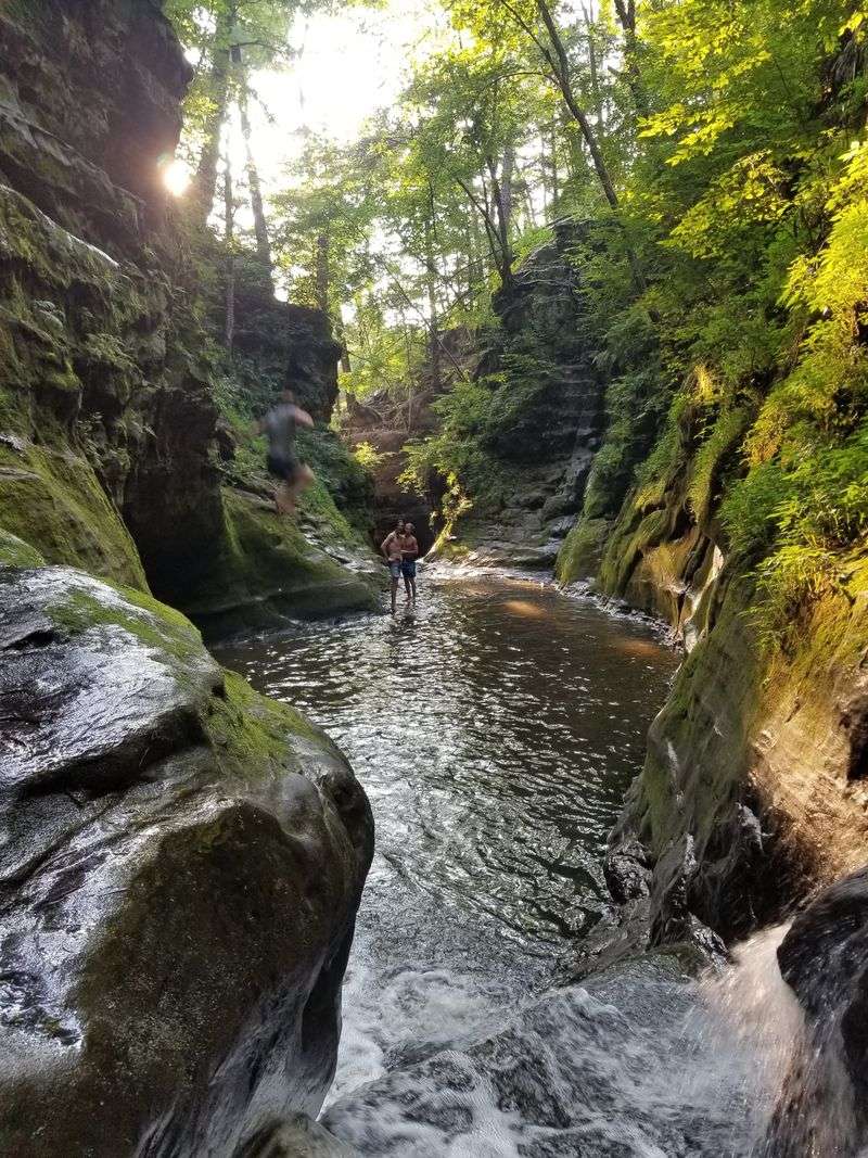 13 Bucket-List Wisconsin Adventures To Share With Anyone Visiting For The First Time - Decor Hint Explore Pewit's Nest