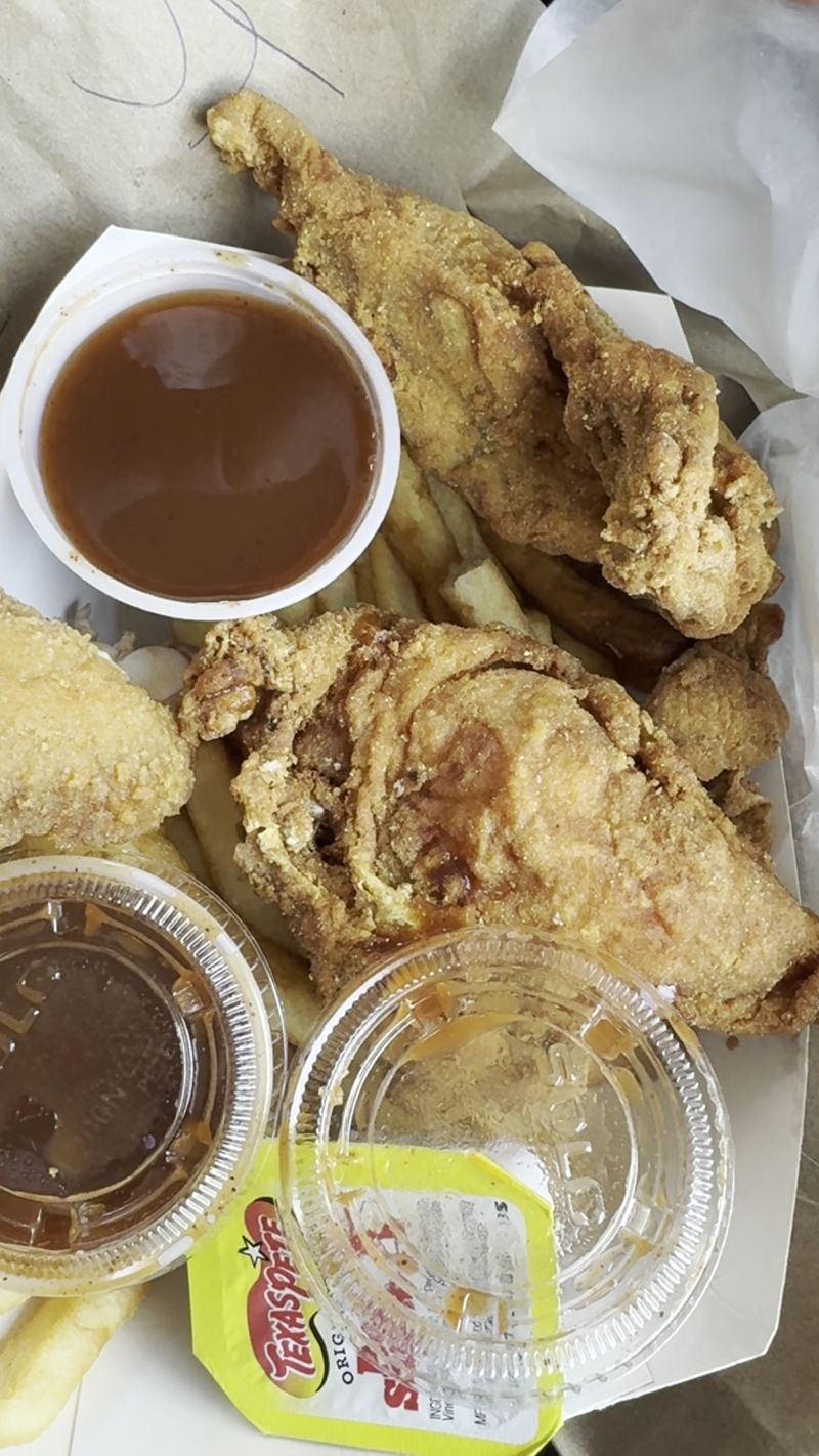 9 Illinois Restaurants That Nail The Perfect Golden Fried Fish - Decor Hint Lem's Bar-B-Q