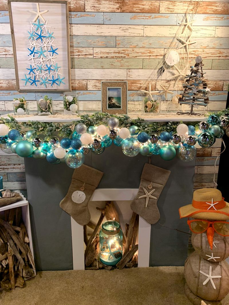 Coastal-Themed Holiday Décor Blends Tradition With Beach Life
