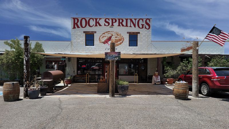 12 Arizona Restaurants That Keep Crowds Coming Decades After Opening - Decor Hint Rock Springs Café