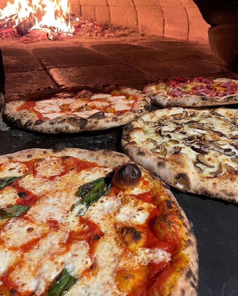 12 Oklahoma Pizza Spots Proving Great Flavor Is Worth Traveling For - Decor Hint The Saucee Sicilian