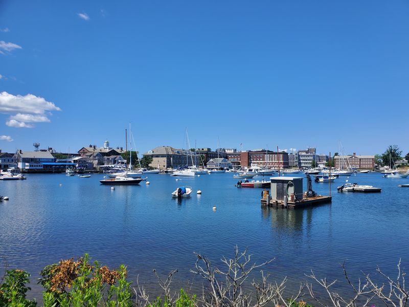 13 Must-Visit Coastal Towns In Massachusetts That Draw Crowds Every Summer - Decor Hint Falmouth