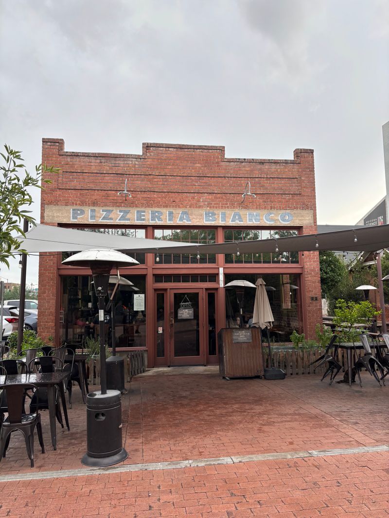 12 Arizona Restaurants That Keep Crowds Coming Decades After Opening - Decor Hint Pizzeria Bianco