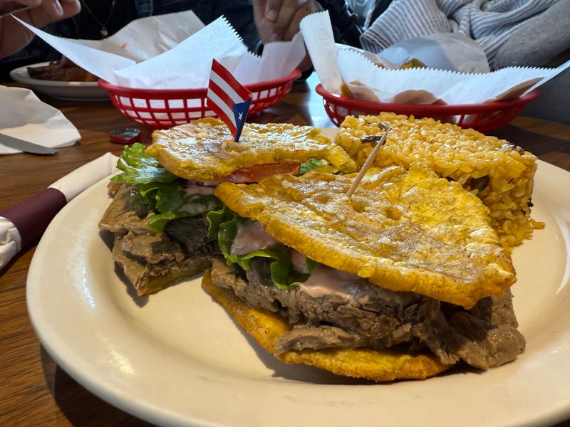 Delicia Tropical Cafe