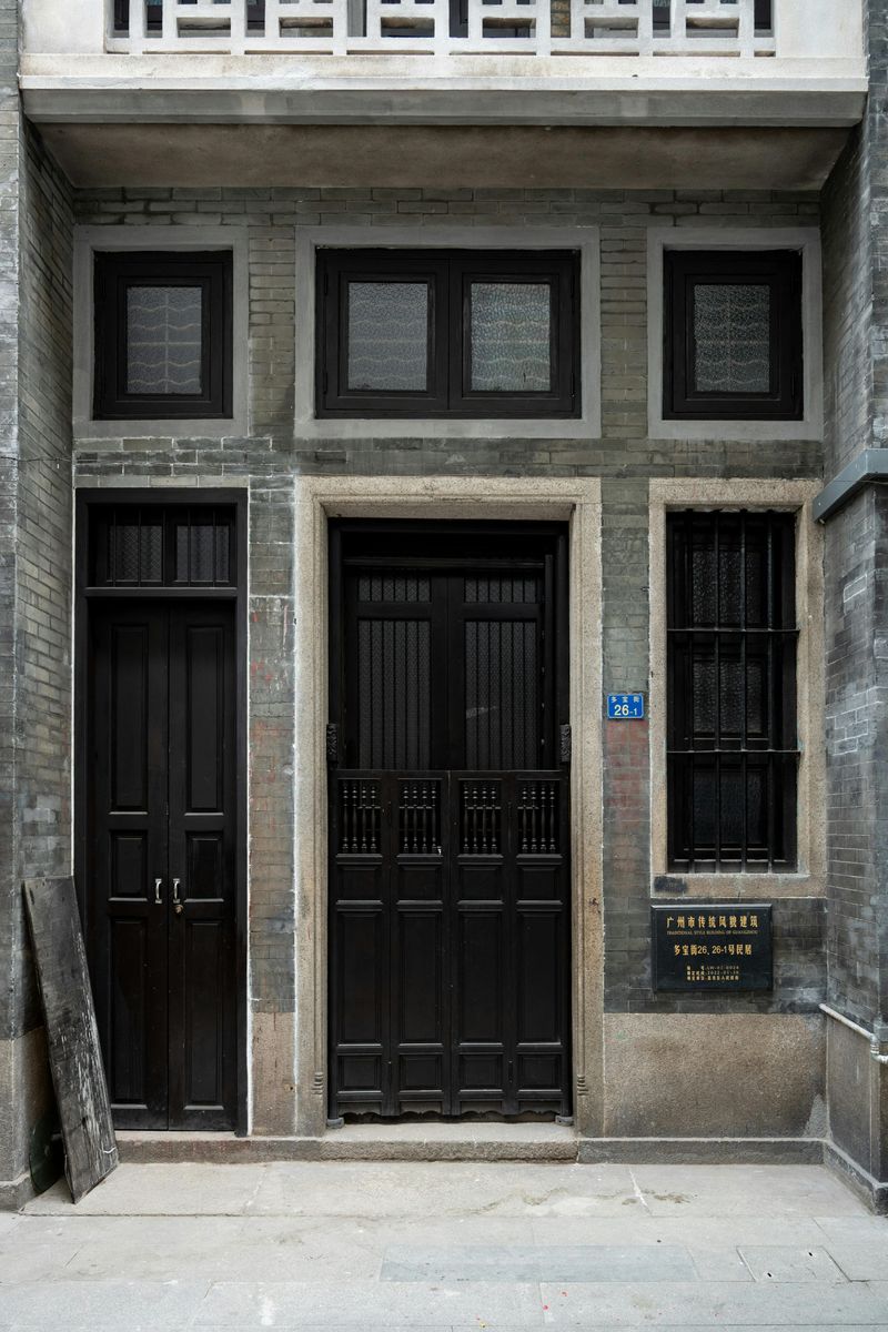 These 10 Maryland Home Design Trends May Not Survive By 2030 - Decor Hint McMansion Brick Stone Combos