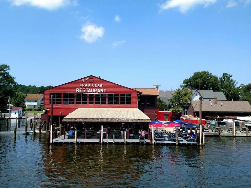 12 Maryland Seafood Restaurants That Serve Bold Flavors With No Fuss - Decor Hint The Crab Claw