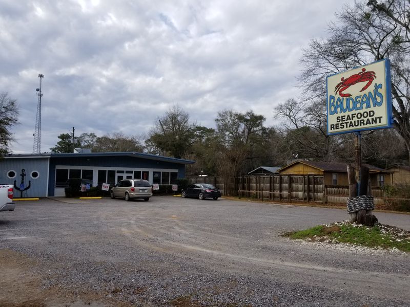 15 Alabama Seafood Buffets That Prove Comfort Food Tastes Better By The Gulf - Decor Hint Baudean's Seafood Restaurant & Bar