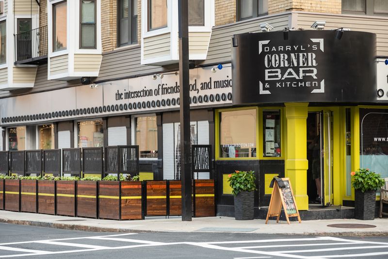 Darryl's Corner Bar & Kitchen