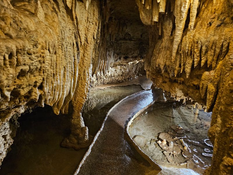 Hollandale Is Madison's Most Overlooked Countryside Gem Here Are 12 Things Worth Seeing - Decor Hint Cave of the Mounds