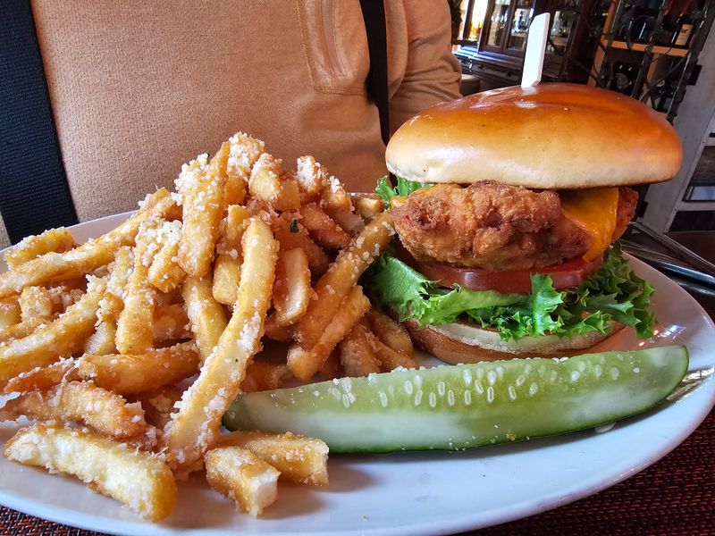 10 New England Soul Food Spots In Rhode Island That Perfectly Capture Southern Flavor - Decor Hint Tree House Tavern