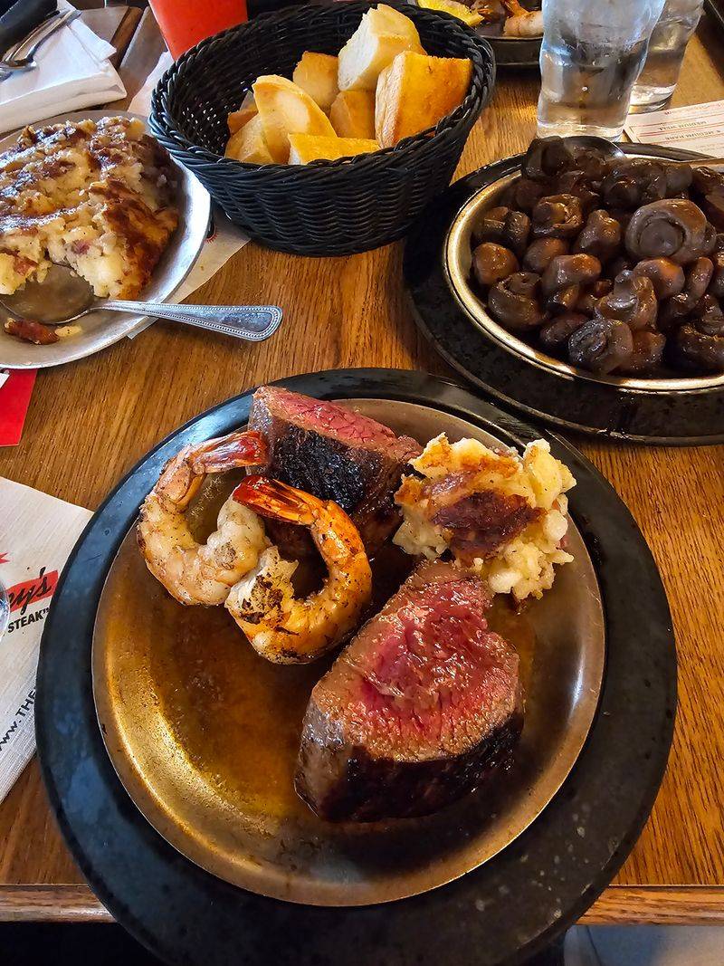 Minnesota Supper Clubs Famous For Fried Fish That Make Fridays Special - Decor Hint Lindey's Prime Steak House