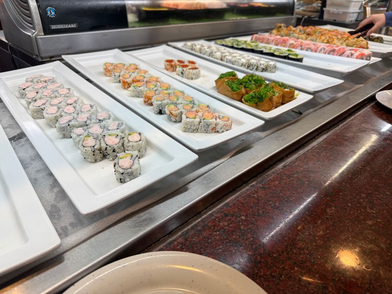 14 New Jersey All-You-Can-Eat Seafood Restaurants Serving Up Endless Coastal Goodness - Decor Hint Hibachi Grill & Supreme Buffet – South Plainfield