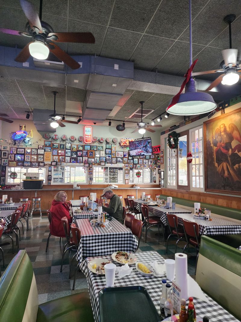 16 Texas Fish Fry Joints That Keep Locals Coming Back Every Friday For Southern Charm - Decor Hint Flying Fish – Garland