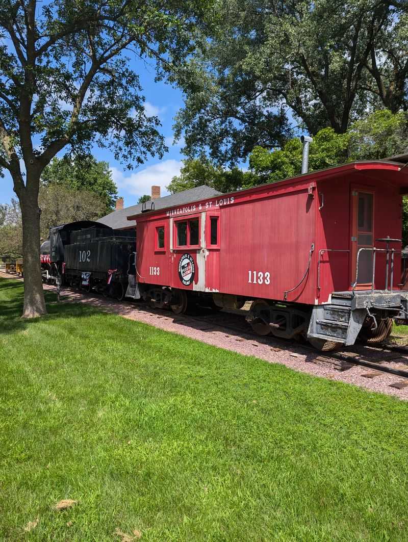 11 Minnesota Scenic Train Rides That Show Off The North’s Natural Magic - Decor Hint End-O-Line Railroad Park & Museum (Currie)