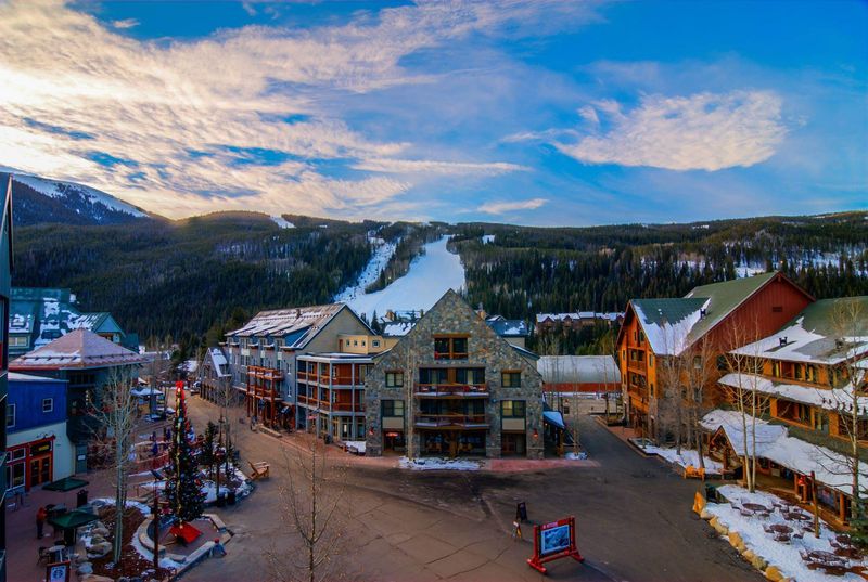 18 Colorado Mountain Towns That Shine During Ski Season - Decor Hint Keystone