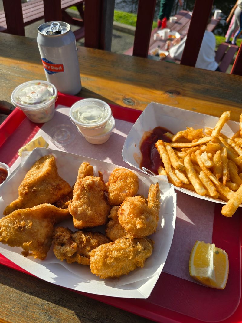Oregon Dining Spots Turning Fried Fish Into Coastal Comfort - Decor Hint Bell Buoy of Seaside