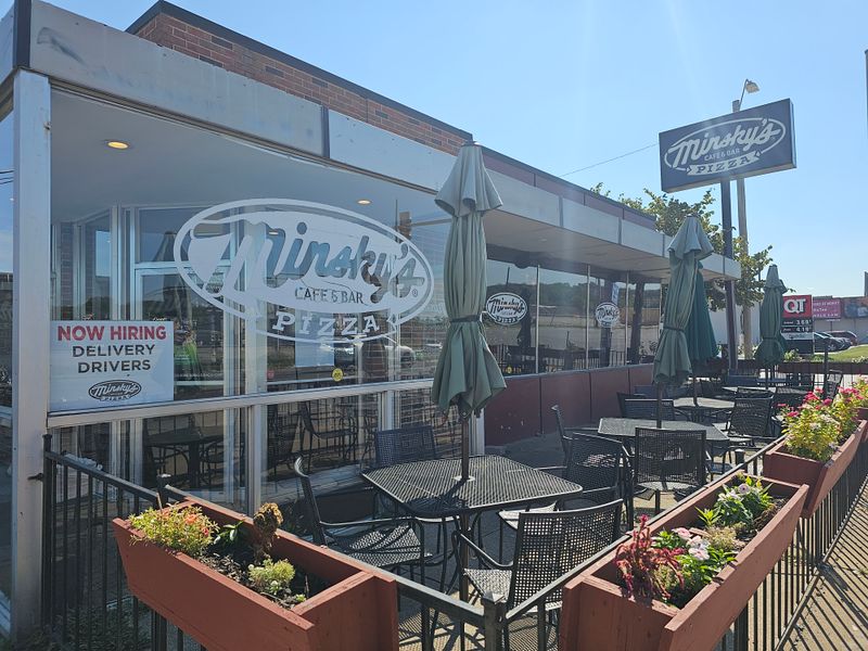 Kansas Italian Sub Shops That Get Every Detail Right From Bread To Bite - Decor Hint Minsky's Pizza