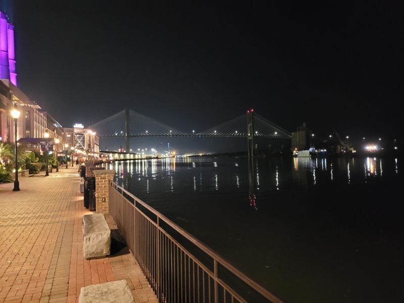 Georgia Roads With Eerie Legends You Don't Want To Face At Night - Decor Hint River Street (Savannah)