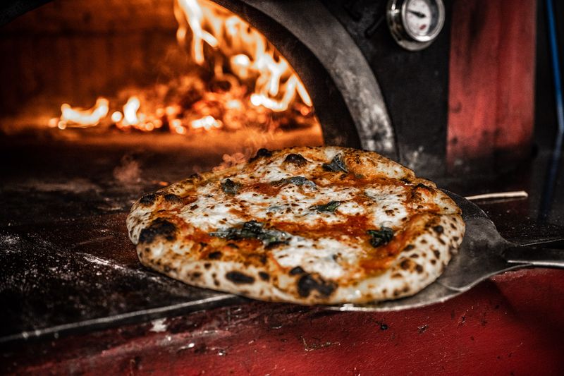 Vecchia Pizzeria & Mercato