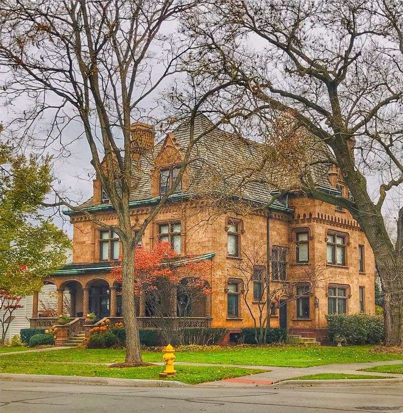 Hinsdale (Western Suburbs)