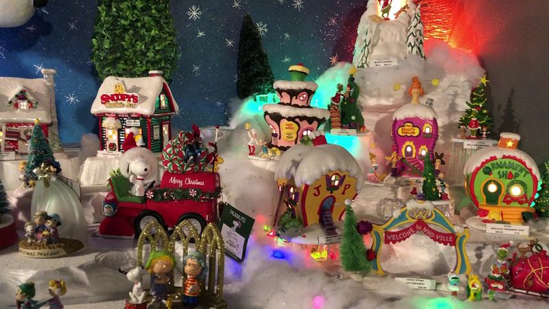 Live Music And Entertainment Create Festive Atmosphere