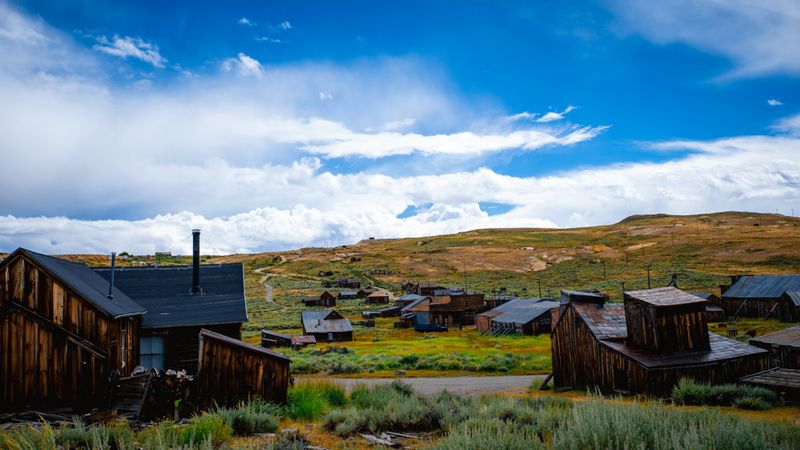 The Forgotten California Gold Rush Town That Still Feels Frozen In The 1800s - Decor Hint A Tiny Camp Became A City Of 10,000 Almost Overnight