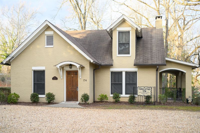 These Georgia Buffets Are Known For Their Giant Southern Feasts And They Keep Crowds Coming - Decor Hint The Smith House