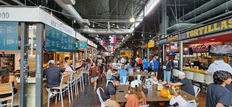 Mobile Farmers Markets at Restaurants