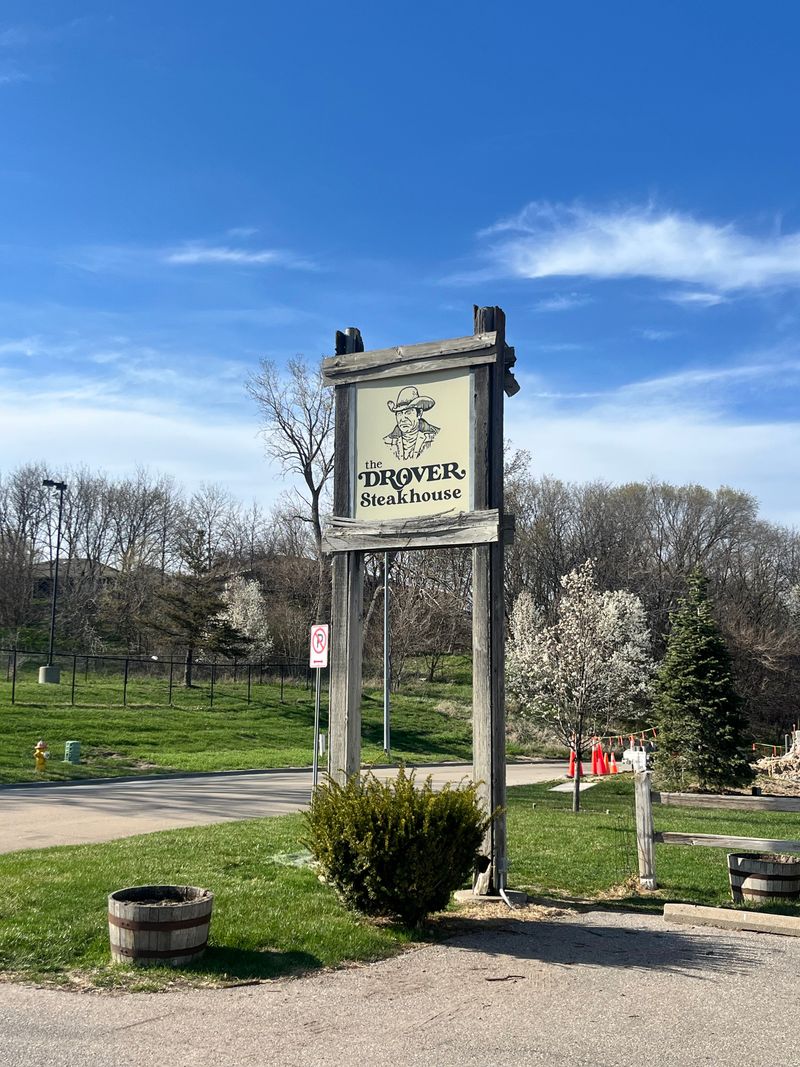 Nebraska Country Restaurants Bursting With Heart And Flavor - Decor Hint The Drover