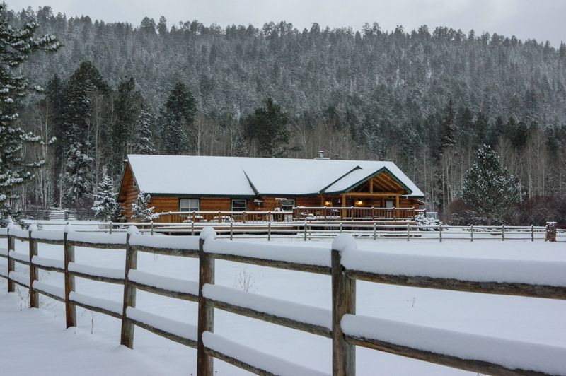 Arizona's Peaceful Mountain Escape Where Locals Go To Unwind - Decor Hint Molly Butler Lodge Hearty Mountain Meals