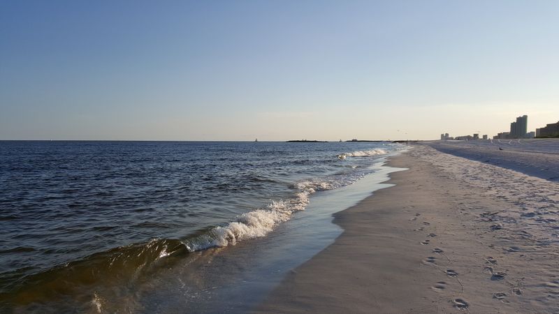 12 Alabama Beach Towns That Get Overrun By Tourists Every Summer (According To Locals) - Decor Hint Orange Beach