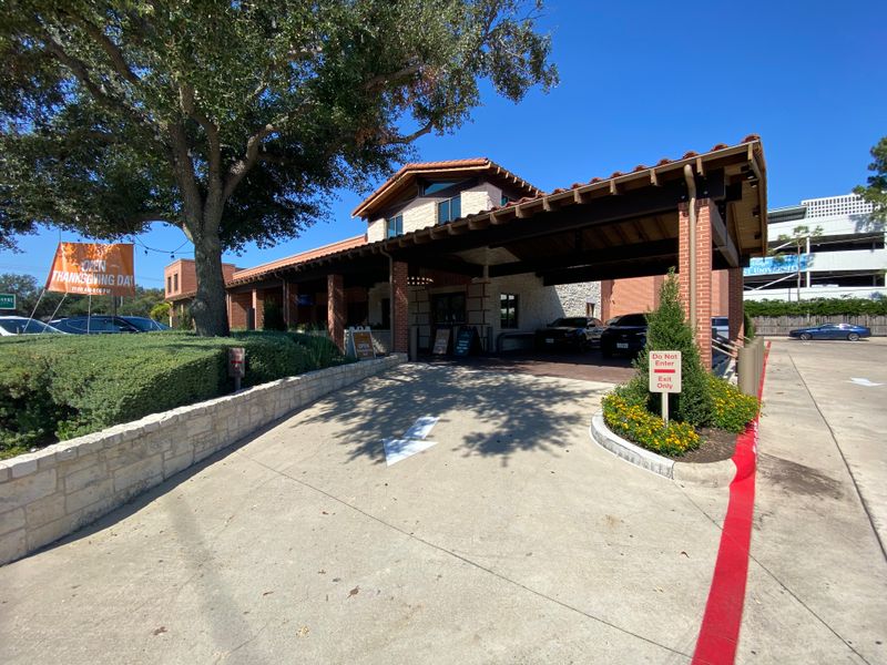 18 Texas Fried Chicken Places Where Family Pride Shows In Every Crispy Plate - Decor Hint Cleburne Cafeteria