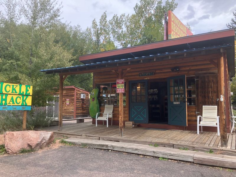 13 Alabama Markets That Keep Tradition Alive With Exceptional Meats And Down Home Charm - Decor Hint Pickle Shack