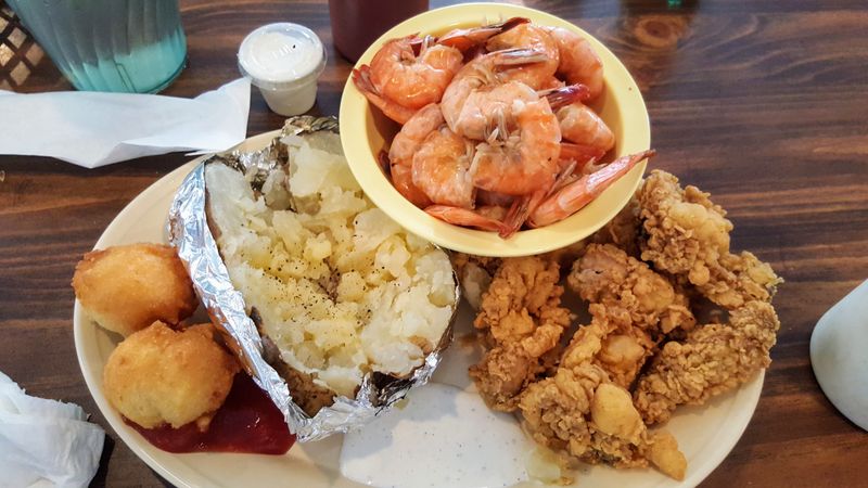 19 Alabama Seafood Joints Only Locals Know And Love For That Perfect Southern Flavor - Decor Hint The Harbor LLC