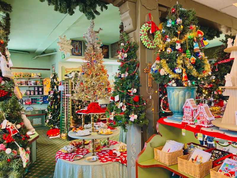 Holiday Shopping in Unique Boutiques