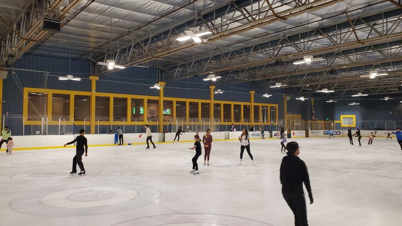 Fremont-Newark-Union City: Top Holiday Activities For Families 2025 - Decor Hint Ice Skating At Downtown Fremont