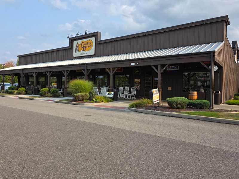 14 Spots In Illinois Serving Chicken-Fried Steak With Pure Old-Fashioned Flavor - Decor Hint Cracker Barrel Old Country Store