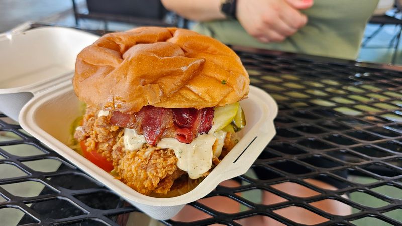 14 Oregon-Based Family-Owned Fried Chicken Spots You Can't Miss For Ultimate Comfort Food - Decor Hint Jojo