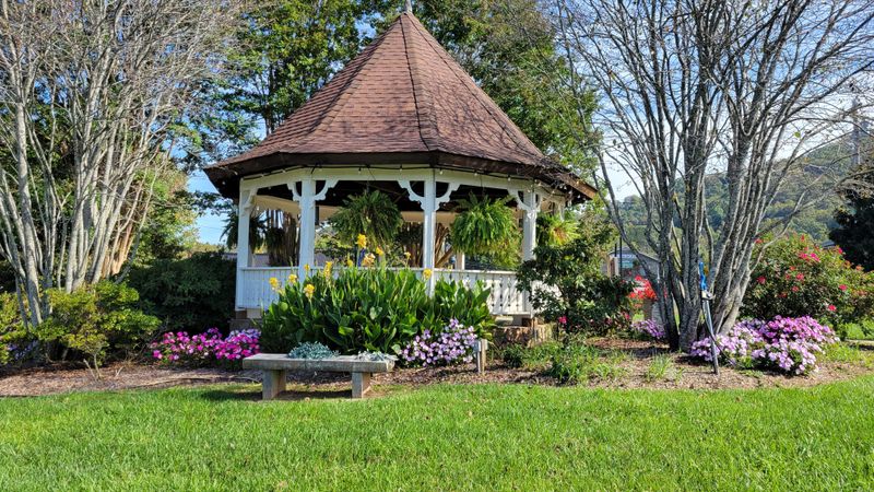 Small Town Community Where Neighbors Become Family