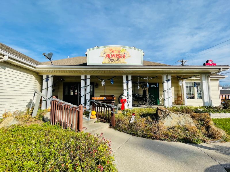 A Quaint Kentucky Town Made For A Peaceful Weekend Escape - Decor Hint Diverse Dining Options