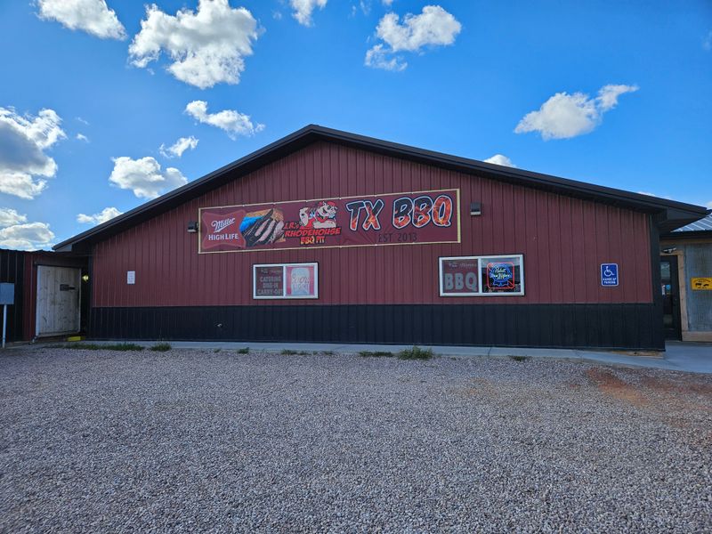 12 Places In South Dakota Where BBQ Still Tastes Like It Did Generations Ago - Decor Hint J.R.'s Rhodehouse BBQ Pit