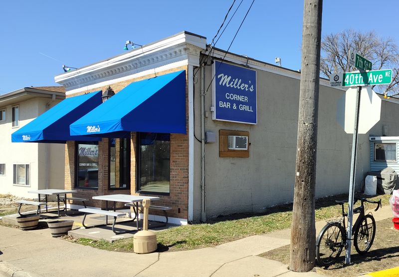 15 Beloved Ohio Buffets Serving The Comfort Foods Midwesterners Crave - Decor Hint Miller's Dining Hall