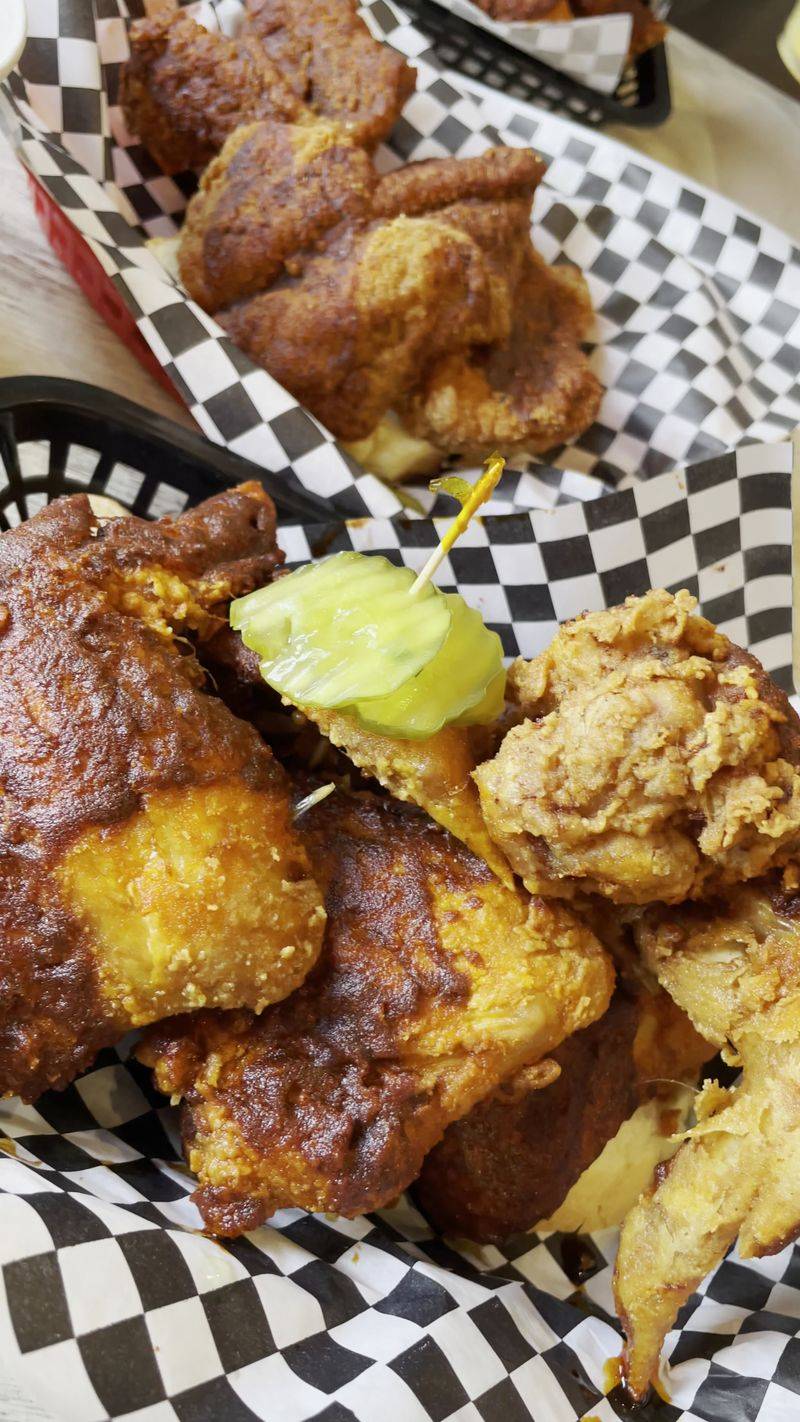 15 California Diners Serving Fried Chicken With That Perfect Homemade Comfort - Decor Hint Hotville Chicken