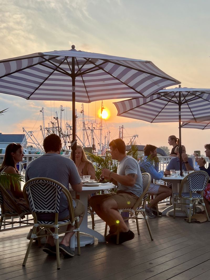 9 New Jersey Seafood Shacks Worth Every Mile Along The Shore - Decor Hint The Shrimp Box
