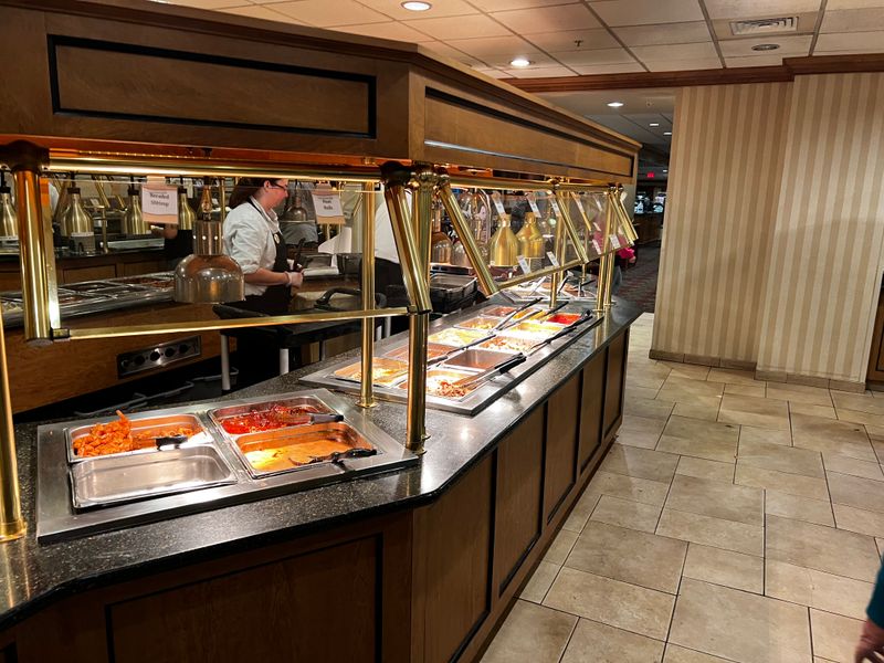 15 Pennsylvania Seafood Buffets That Keep Locals Coming Back For More Classic East Coast Comfort - Decor Hint Bird-In-Hand Family Restaurant