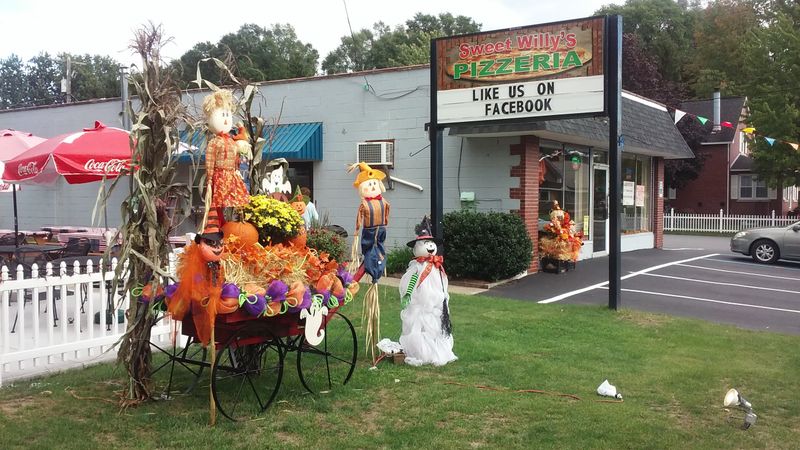 9 Must-Try Pizza Spots In Albany, New York - Decor Hint Sweet Willy's Pizzeria