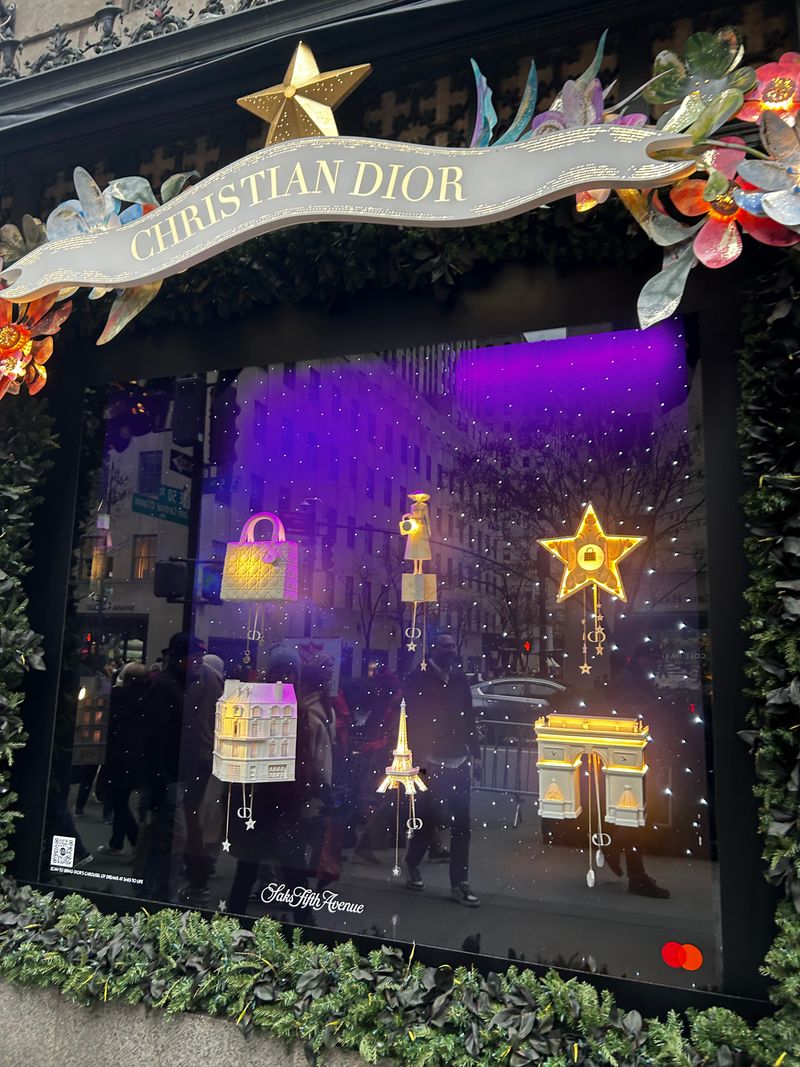 13 Naperville Winter Moments That Feel Straight Out Of A Holiday Movie - Decor Hint Downtown Window Displays