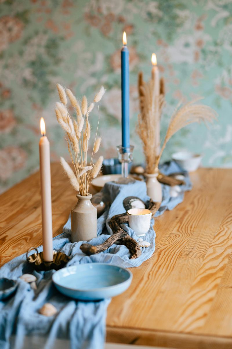 18 Oregon Coastal Winter Decorating Ideas That Bring Calm, Foggy Coastal Vibes Indoors - Decor Hint Bring In Natural Elements