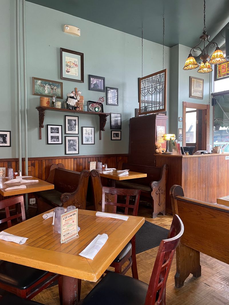 Al's Cafe & Creamery